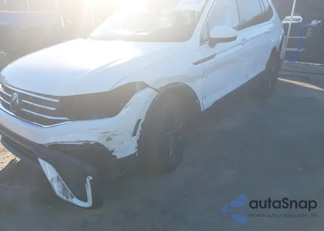 2024 Volkswagen Tiguan 2.0T Se/2.0T Wolfsburg Edition z USA, uszkodzony, nr VIN 3VV2B7AX1RM128279